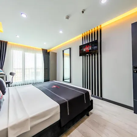 Hotel Intercity Istanbul Airport 3*